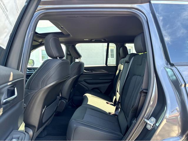 new 2025 Jeep Grand Cherokee car, priced at $42,375