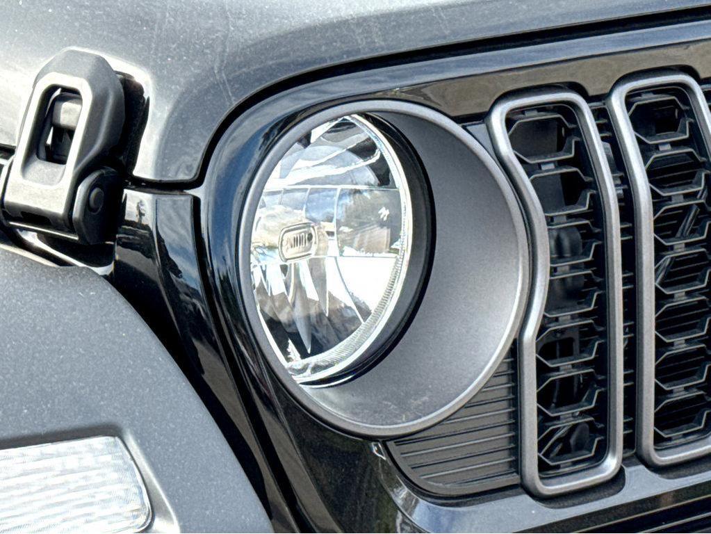 new 2025 Jeep Wrangler car, priced at $43,580