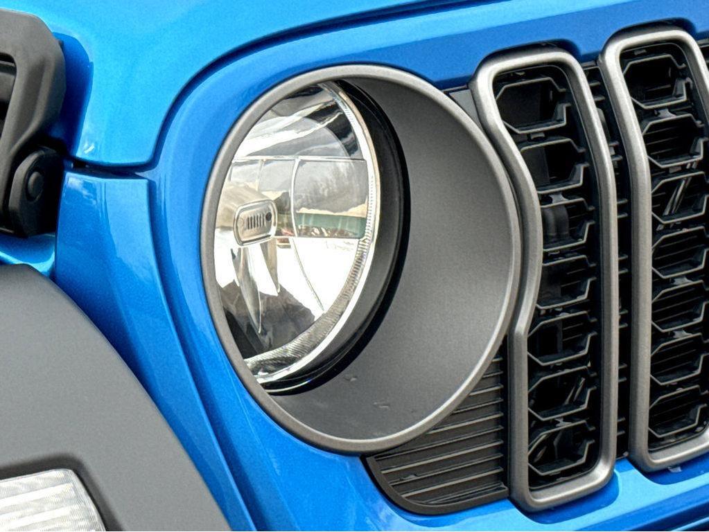 new 2025 Jeep Wrangler car, priced at $41,785