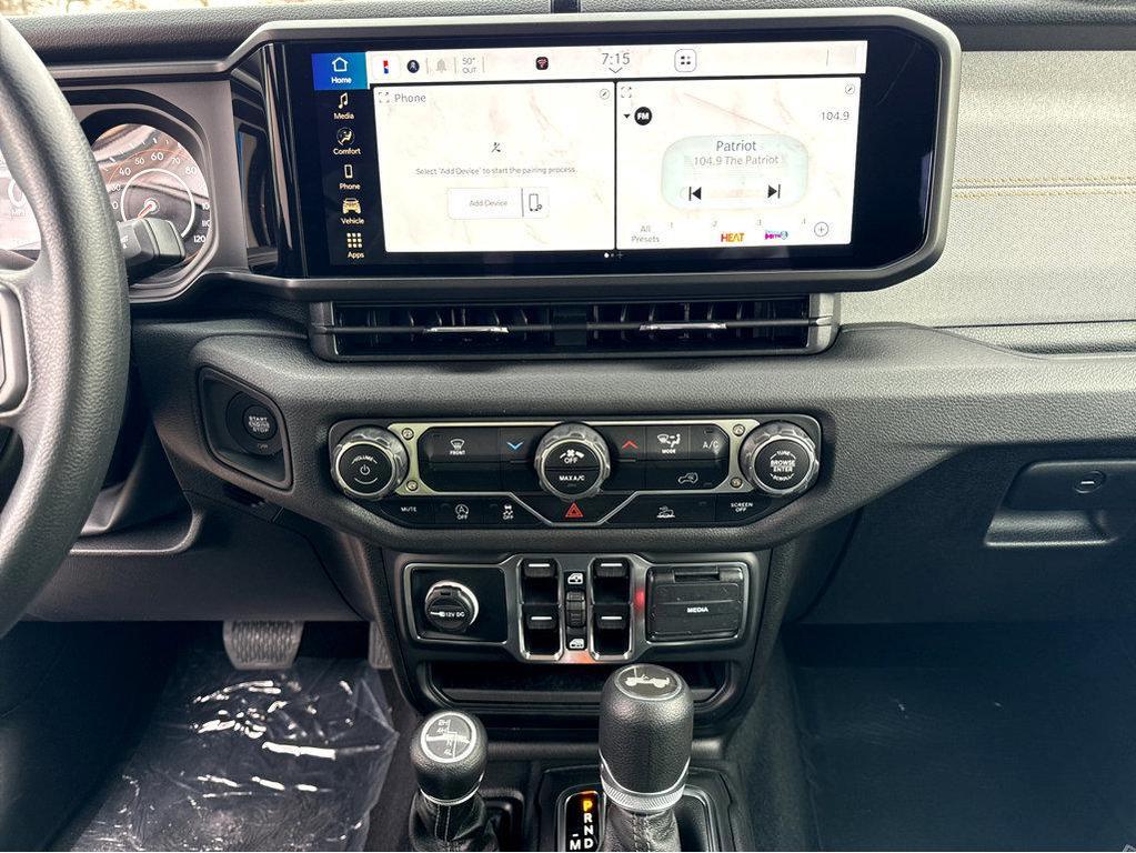 new 2025 Jeep Wrangler car, priced at $41,785