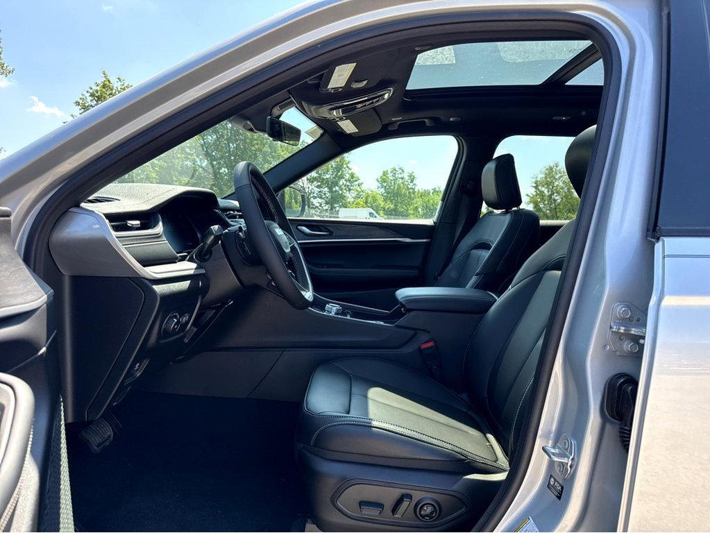 new 2025 Jeep Grand Cherokee L car, priced at $52,110