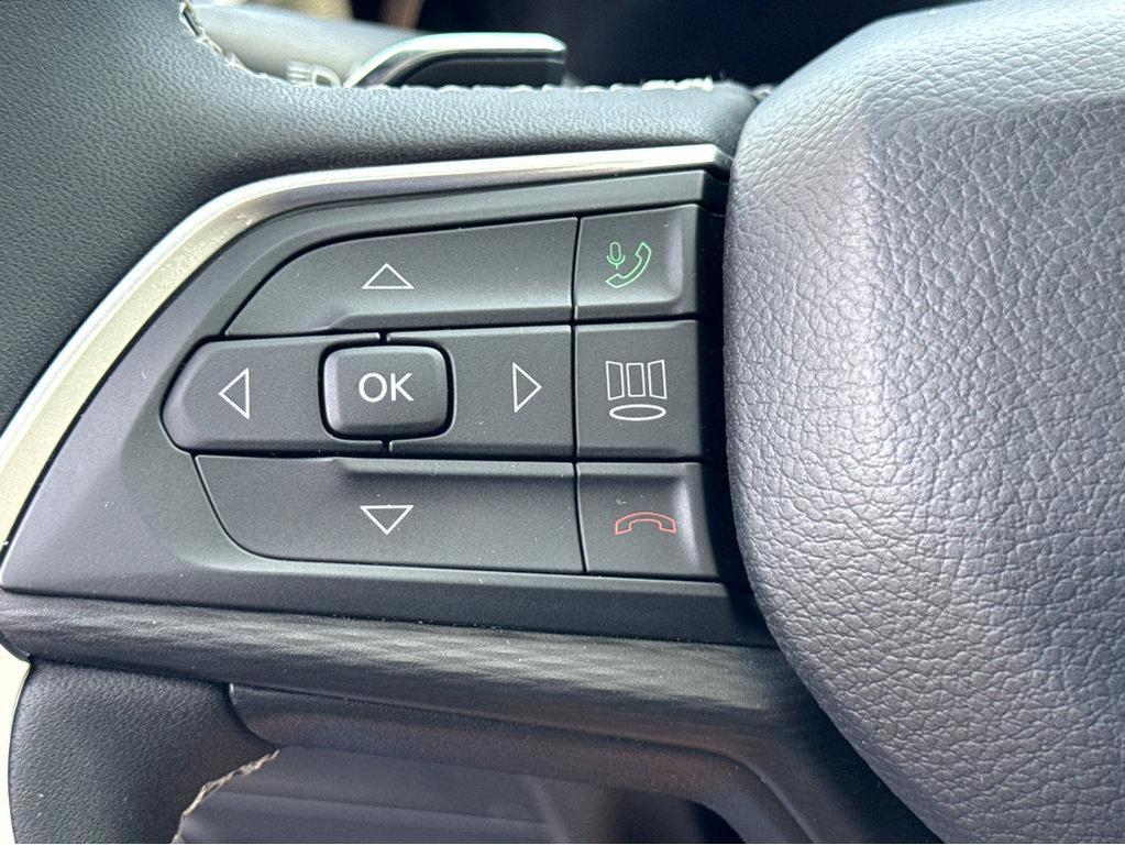 used 2023 Jeep Grand Cherokee car, priced at $26,993