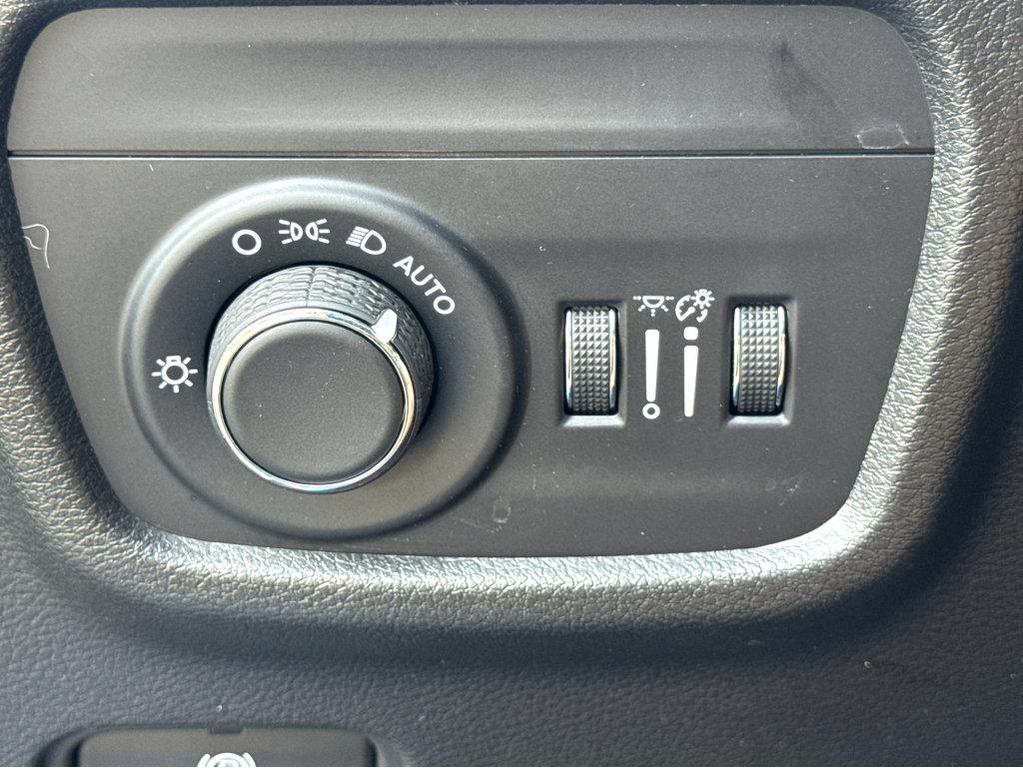 used 2023 Jeep Grand Cherokee car, priced at $26,993