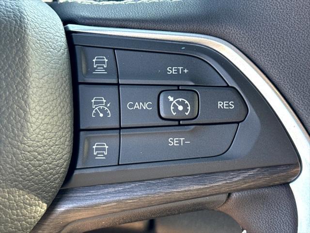 new 2025 Jeep Grand Cherokee car, priced at $47,495