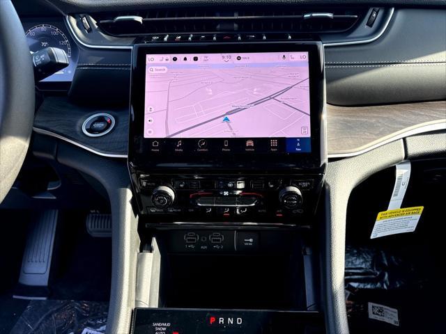 new 2025 Jeep Grand Cherokee car, priced at $47,495