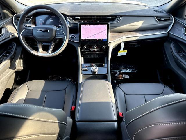 new 2025 Jeep Grand Cherokee car, priced at $47,495