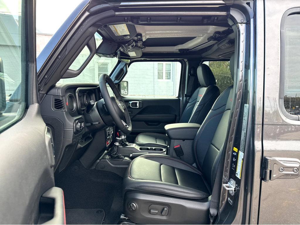 new 2025 Jeep Gladiator car, priced at $64,785