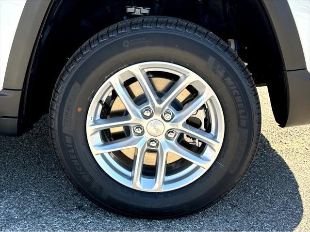 new 2025 Jeep Grand Cherokee L car, priced at $43,330