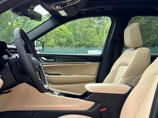new 2025 Jeep Grand Cherokee car, priced at $52,735