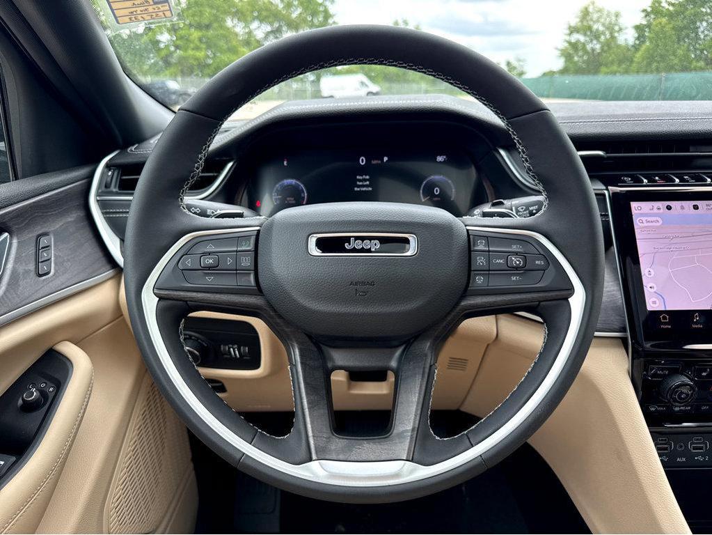 new 2025 Jeep Grand Cherokee car, priced at $52,735