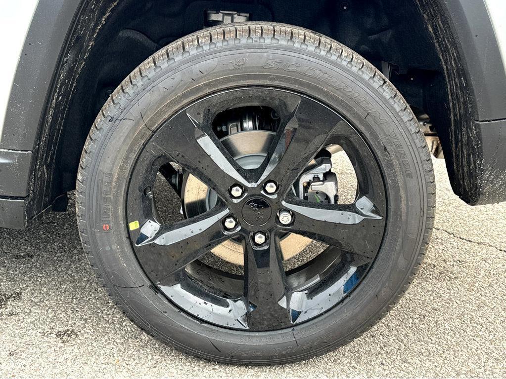 new 2025 Jeep Grand Cherokee car, priced at $52,735