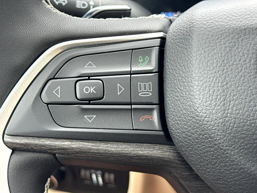 new 2025 Jeep Grand Cherokee car, priced at $52,735