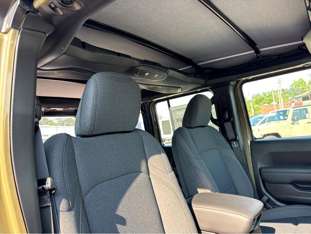 new 2025 Jeep Wrangler car, priced at $41,785
