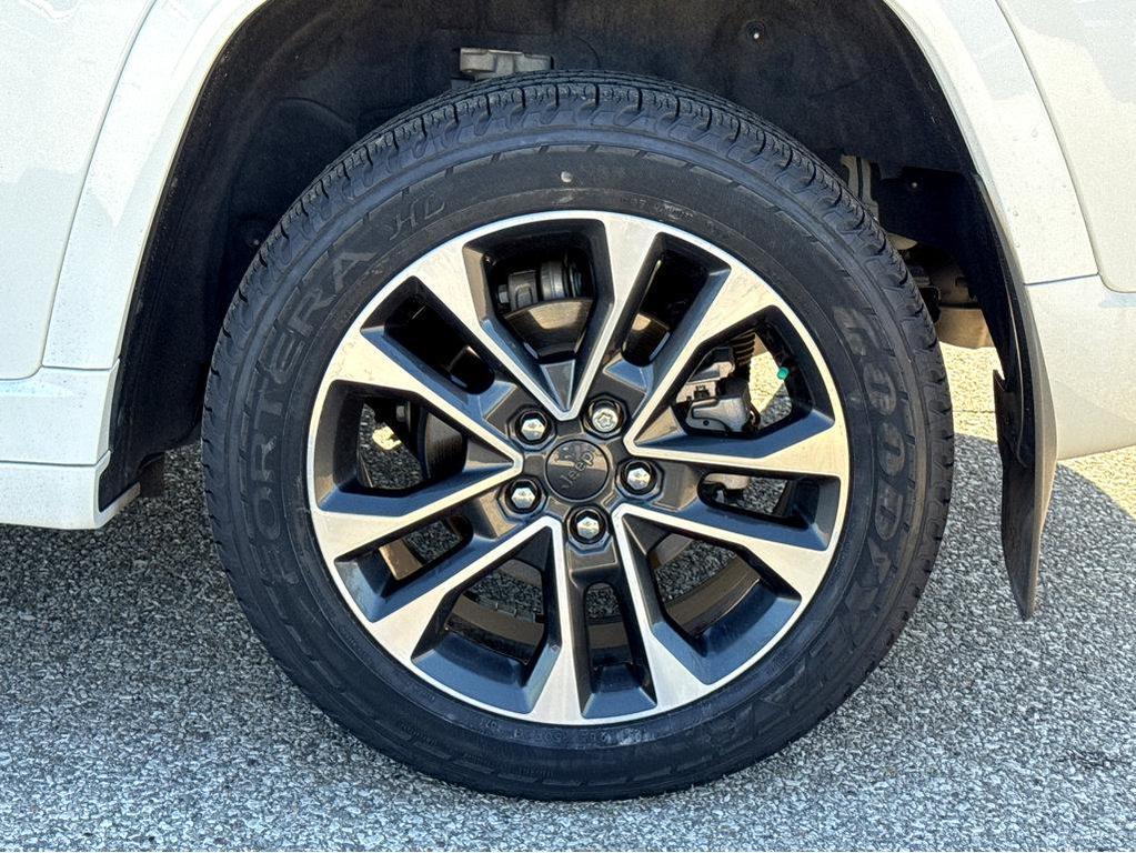 used 2023 Jeep Grand Cherokee car, priced at $36,800