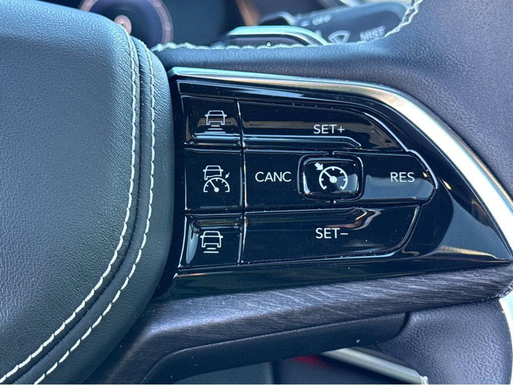 used 2023 Jeep Grand Cherokee car, priced at $36,800