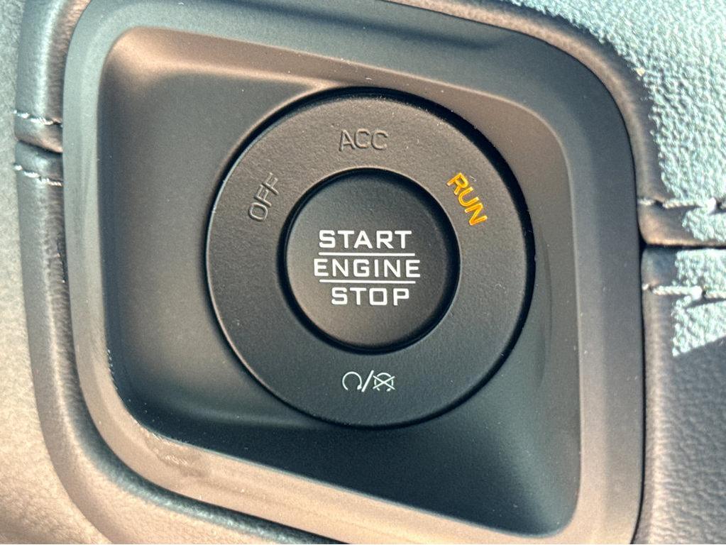 new 2025 Jeep Gladiator car, priced at $48,685