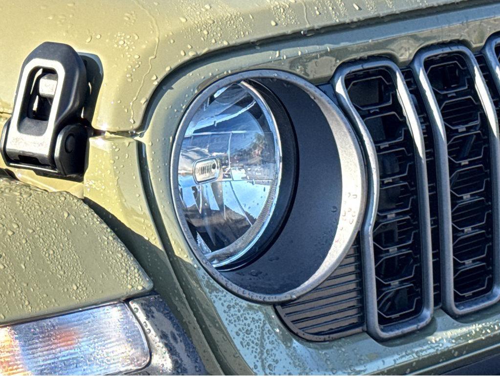 new 2025 Jeep Gladiator car, priced at $48,685