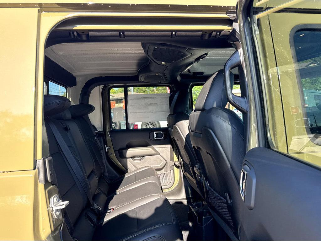 new 2025 Jeep Gladiator car, priced at $48,685