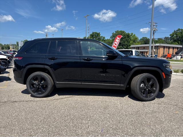 new 2025 Jeep Grand Cherokee car, priced at $49,370