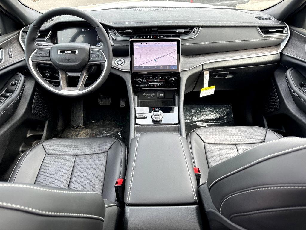 new 2025 Jeep Grand Cherokee car, priced at $52,935