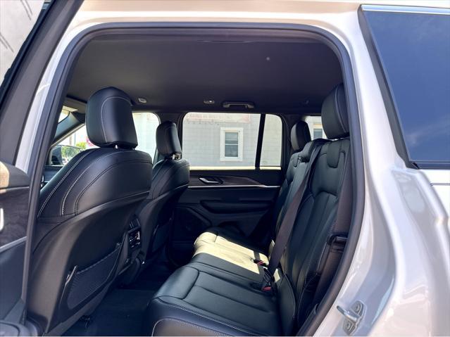 new 2025 Jeep Grand Cherokee car, priced at $46,900