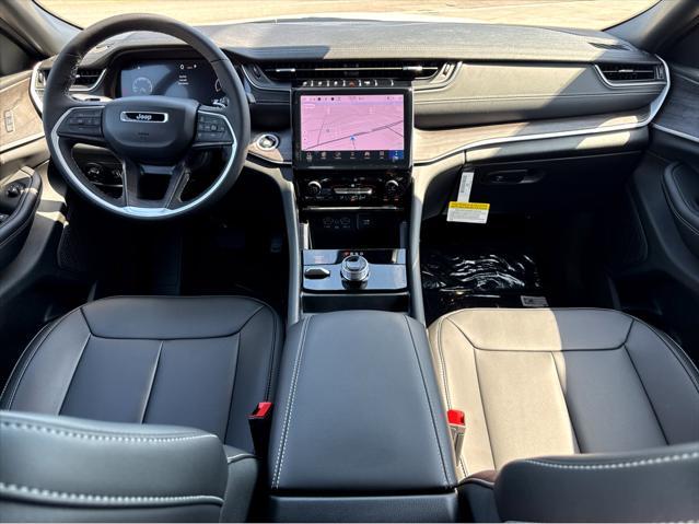new 2025 Jeep Grand Cherokee car, priced at $46,900