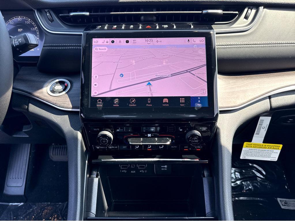 new 2025 Jeep Grand Cherokee car, priced at $46,900