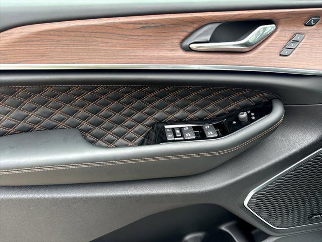 new 2025 Jeep Grand Cherokee car, priced at $60,980
