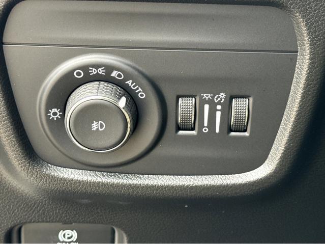 new 2025 Jeep Grand Cherokee car, priced at $60,980