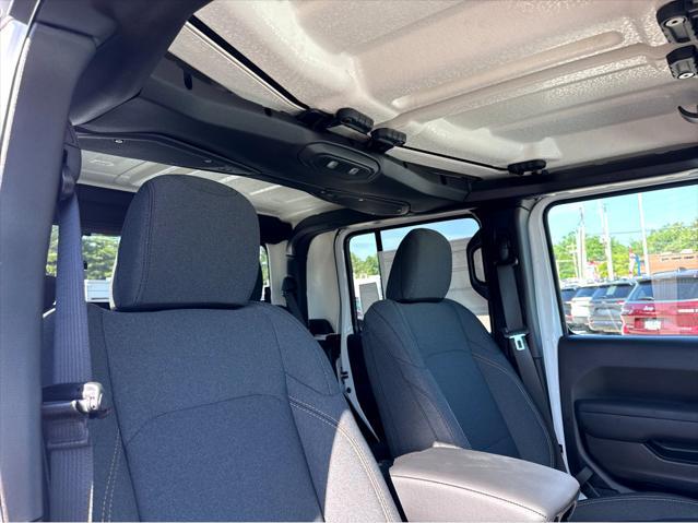 new 2025 Jeep Gladiator car, priced at $49,380