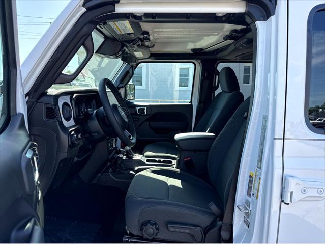 new 2025 Jeep Gladiator car, priced at $49,380
