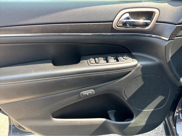 used 2016 Jeep Grand Cherokee car, priced at $15,950