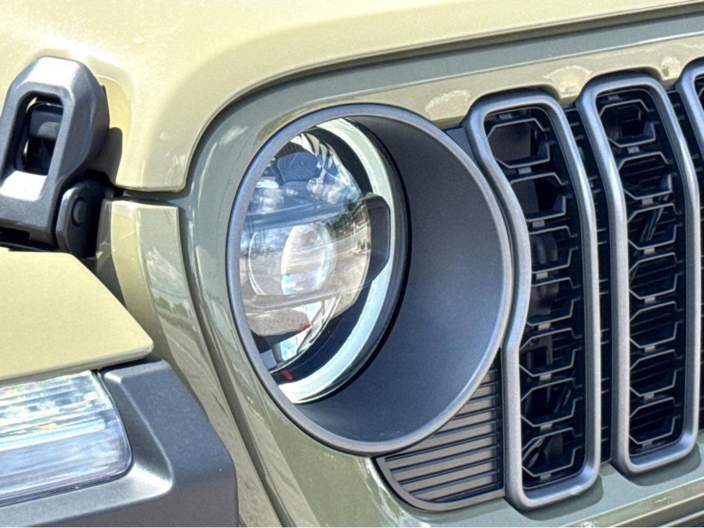 new 2025 Jeep Gladiator car, priced at $63,690