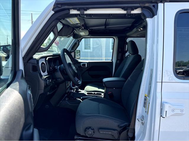 new 2025 Jeep Wrangler car, priced at $46,785