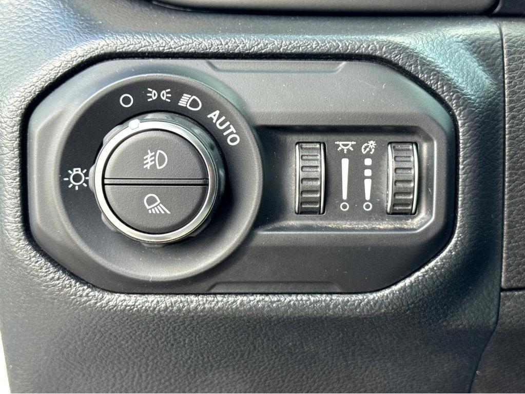 used 2022 Jeep Gladiator car, priced at $35,621