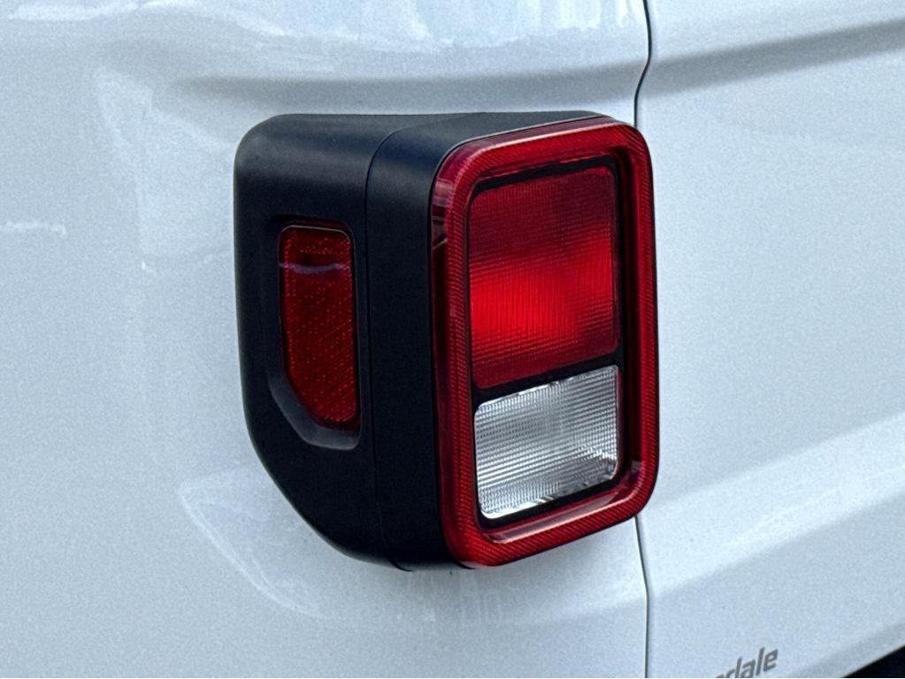 used 2022 Jeep Gladiator car, priced at $35,621