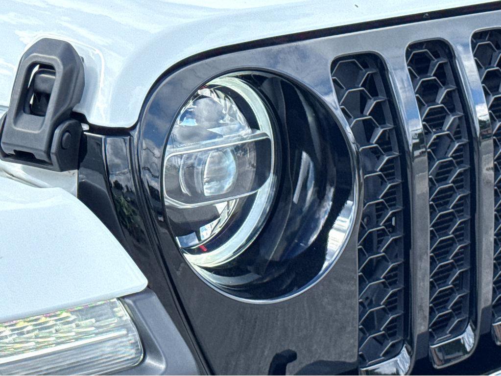 used 2022 Jeep Gladiator car, priced at $35,621