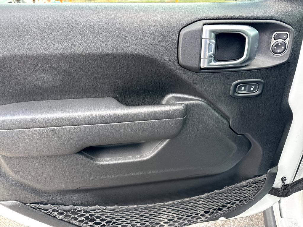 used 2022 Jeep Gladiator car, priced at $35,621