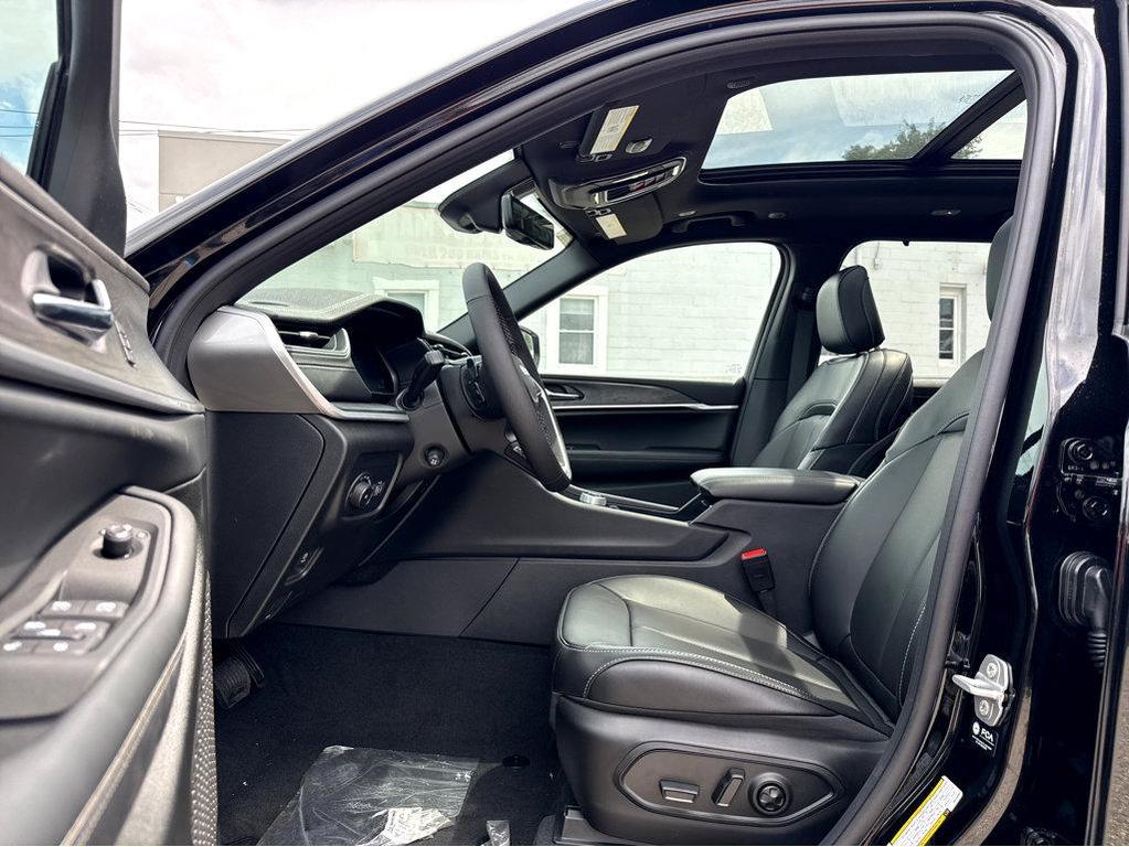 new 2025 Jeep Grand Cherokee L car, priced at $55,035