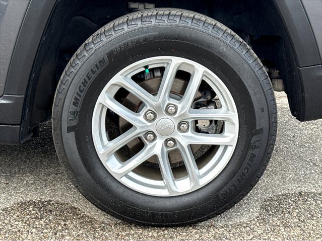 used 2023 Jeep Grand Cherokee car, priced at $32,890