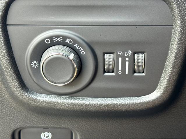 used 2023 Jeep Grand Cherokee car, priced at $32,890