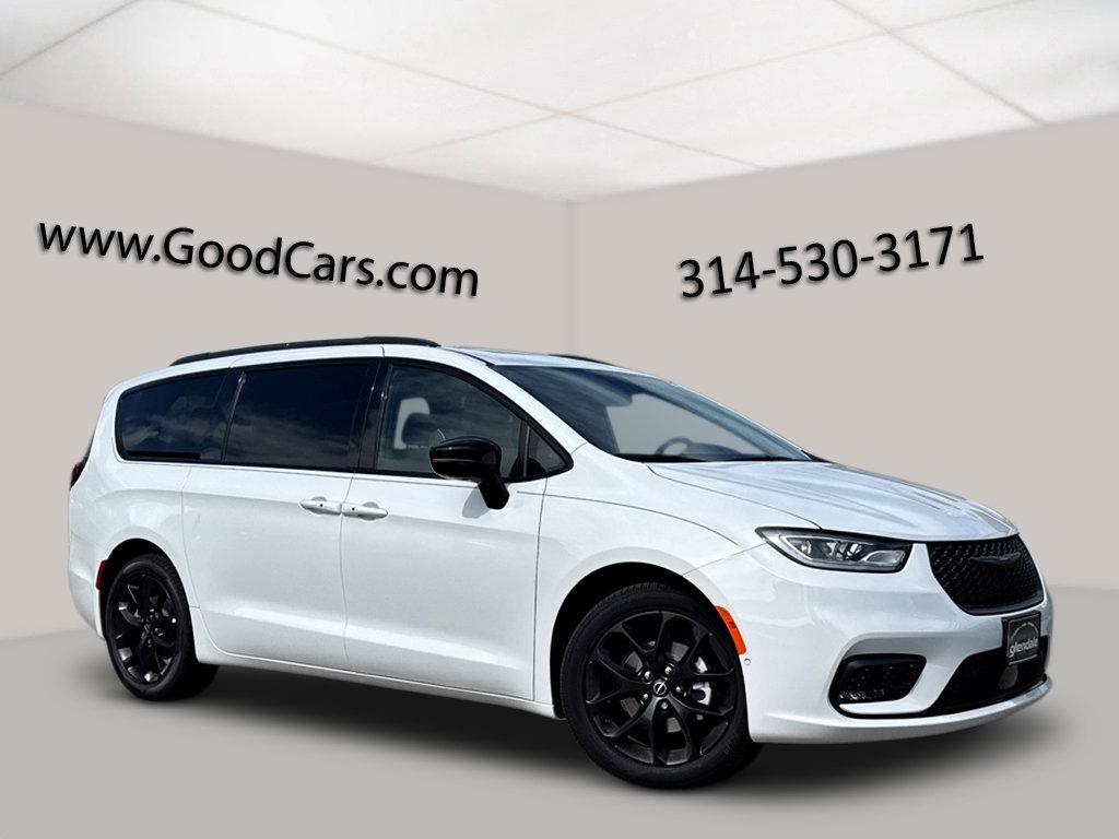 new 2026 Chrysler Pacifica car, priced at $53,660