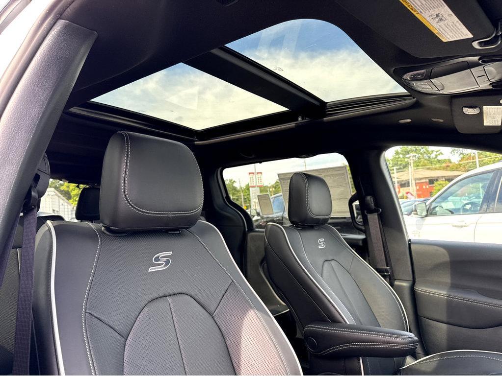 new 2026 Chrysler Pacifica car, priced at $53,660
