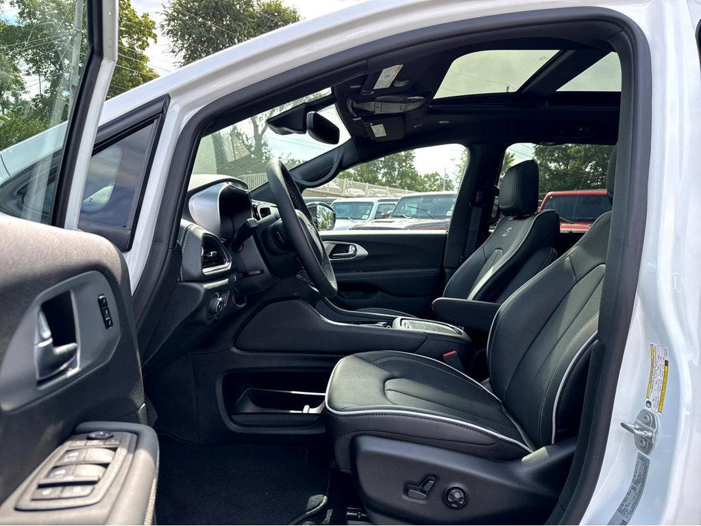 new 2026 Chrysler Pacifica car, priced at $53,660