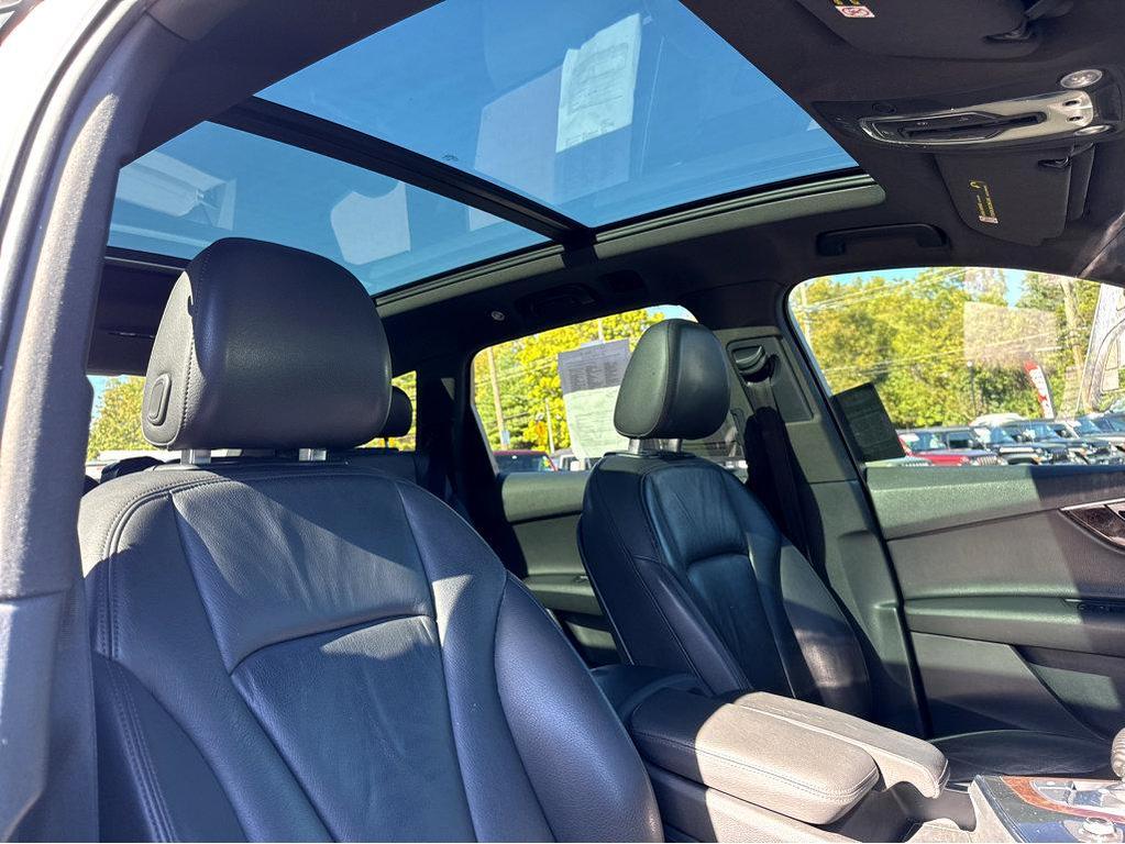 used 2017 Audi Q7 car, priced at $15,400