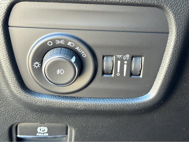 new 2025 Jeep Grand Cherokee car, priced at $50,010