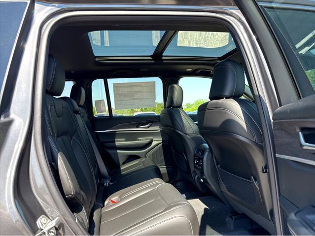new 2025 Jeep Grand Cherokee car, priced at $50,010