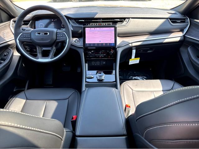new 2025 Jeep Grand Cherokee car, priced at $50,010