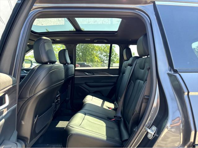 new 2025 Jeep Grand Cherokee car, priced at $50,010