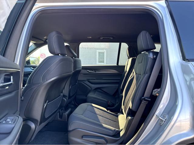 new 2025 Jeep Grand Cherokee L car, priced at $43,425